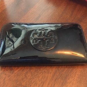 Tory Burch Zip Around Wallet